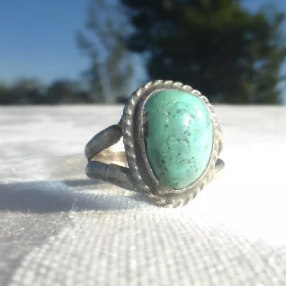 Native American Sterling Silver Green Turquoise Ring - Picture 3 of 5